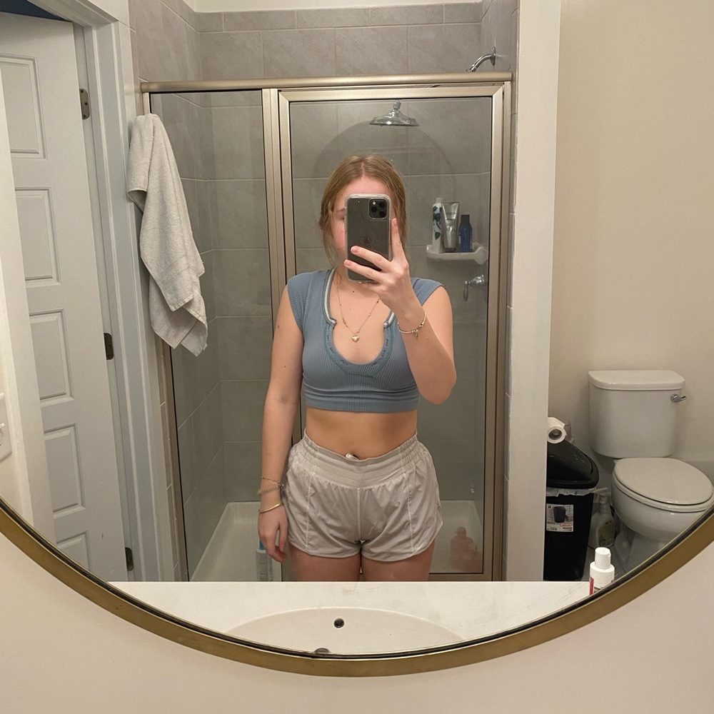 white lululemon hotty hots